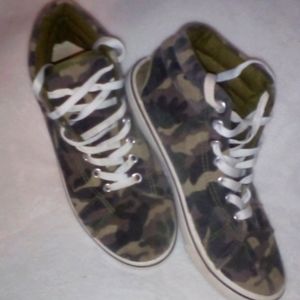 Unisex, size 4.5, camouflage, high top sneakers